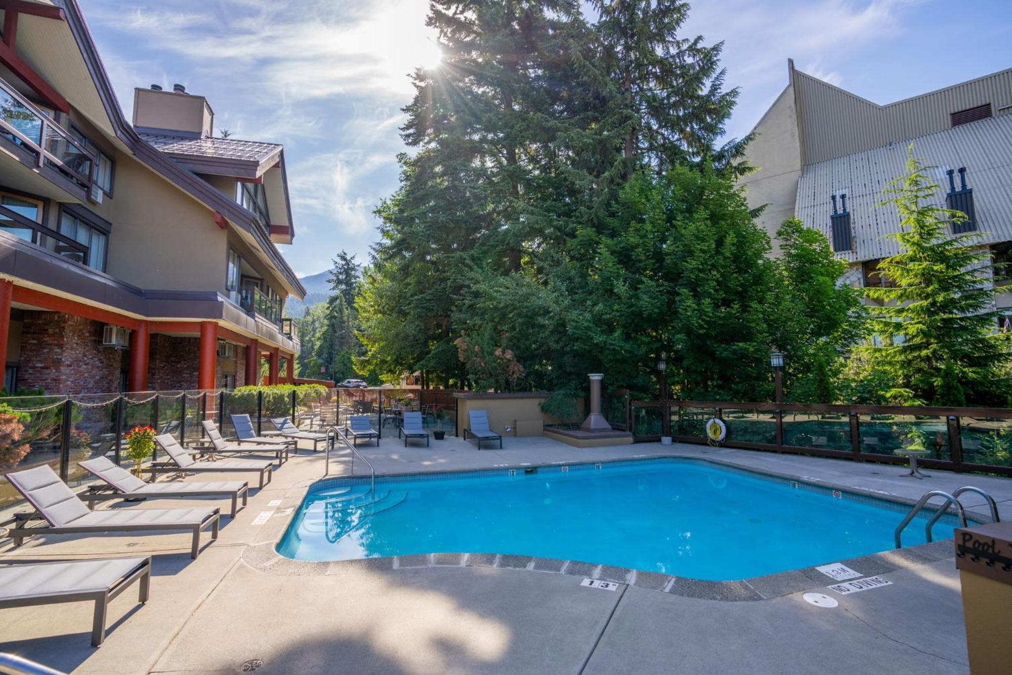 Whistler Village Inn&Suites Exterior foto