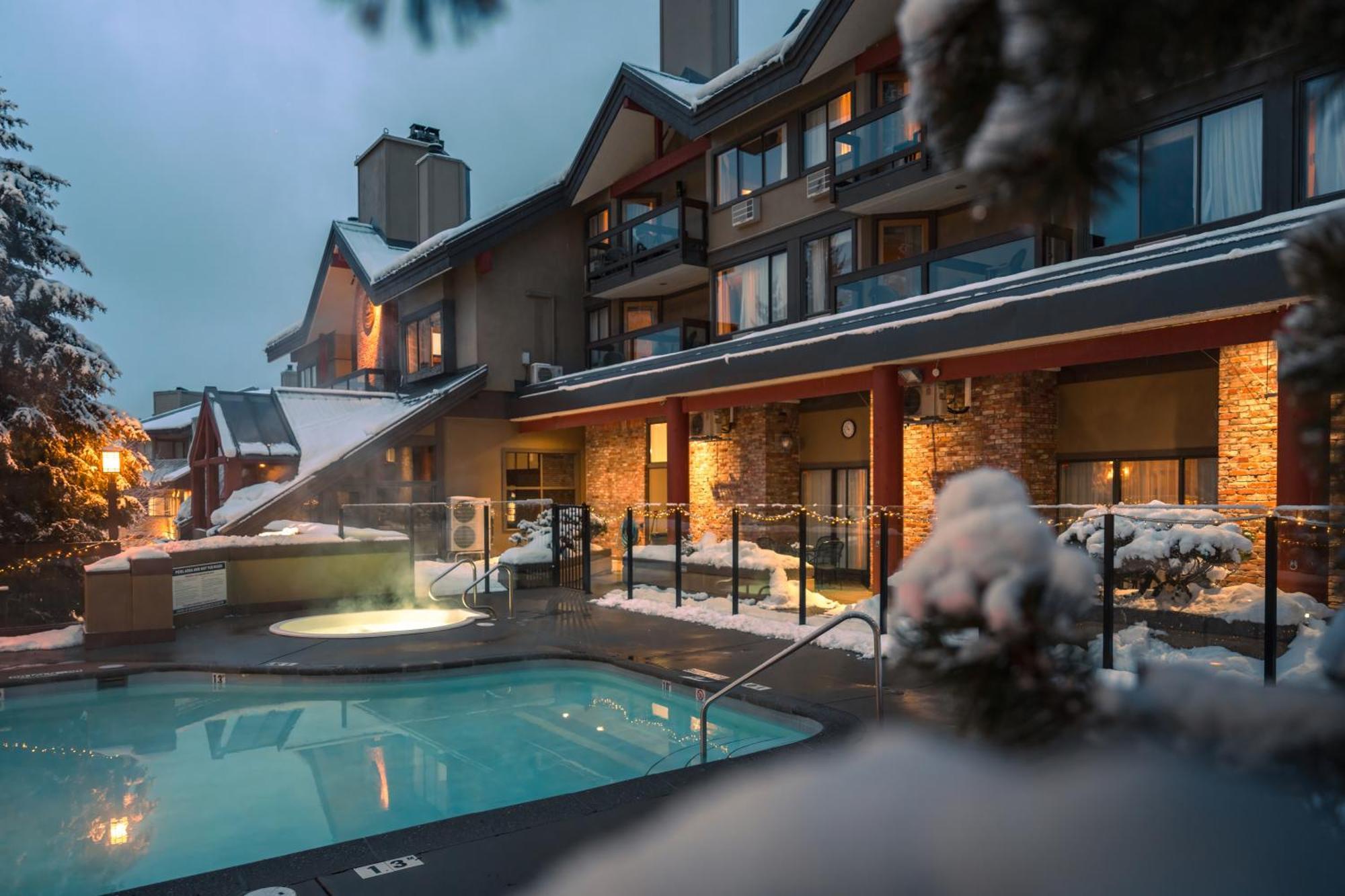 Whistler Village Inn&Suites Exterior foto